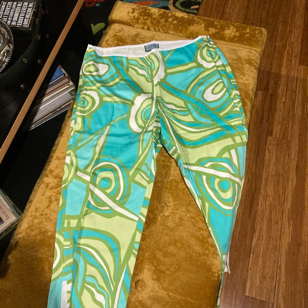 Capris !